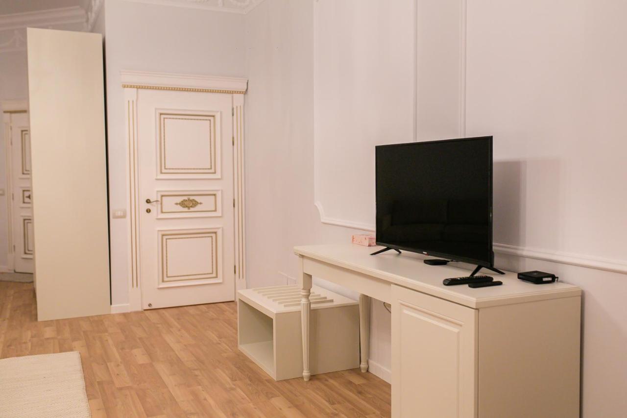 Vila Ferdinand Modern Rooms In Tirana'S Center Екстериор снимка