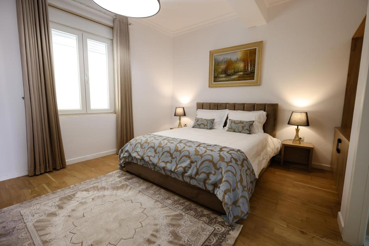 Vila Ferdinand Modern Rooms In Tirana'S Center Стая снимка