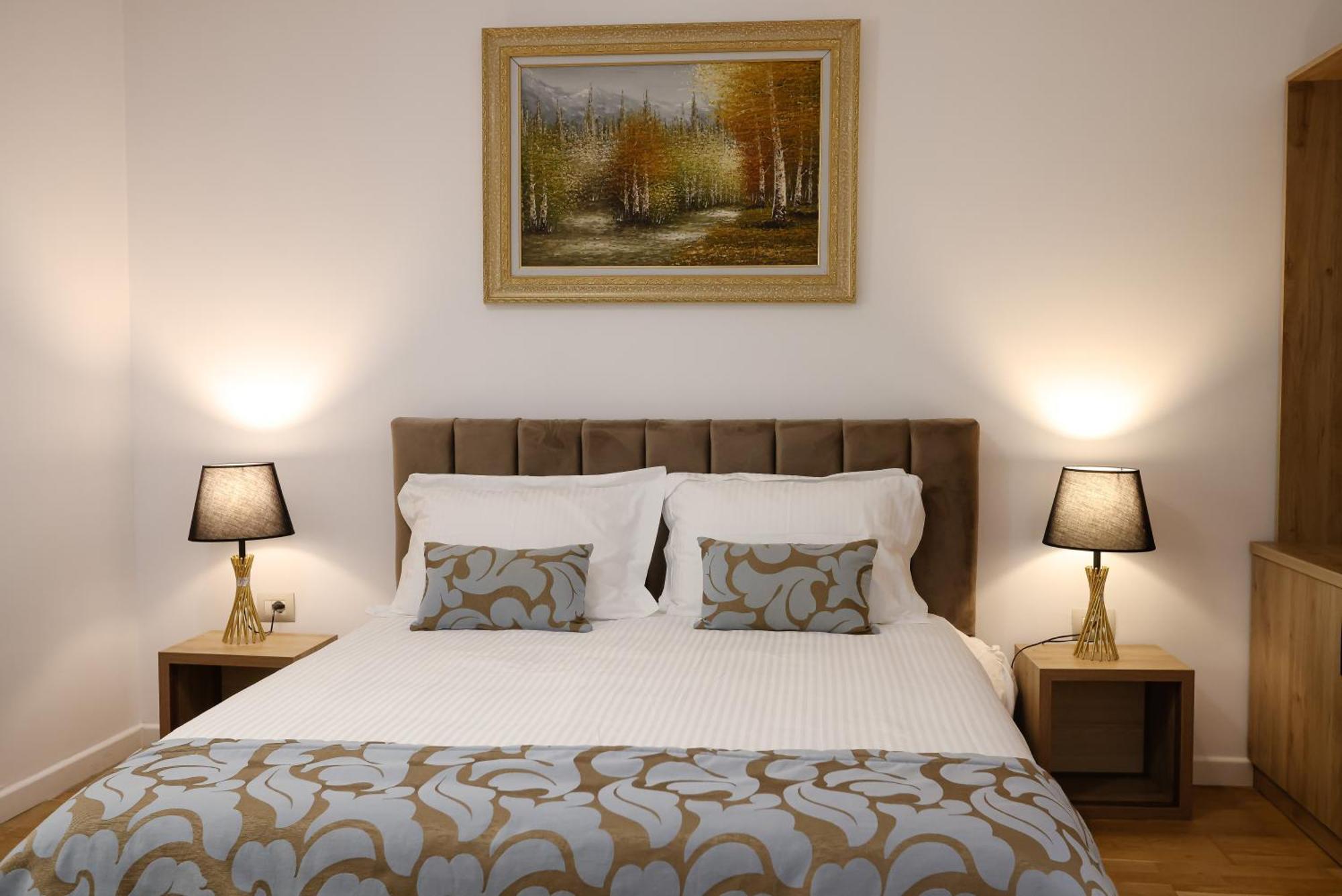 Vila Ferdinand Modern Rooms In Tirana'S Center Стая снимка